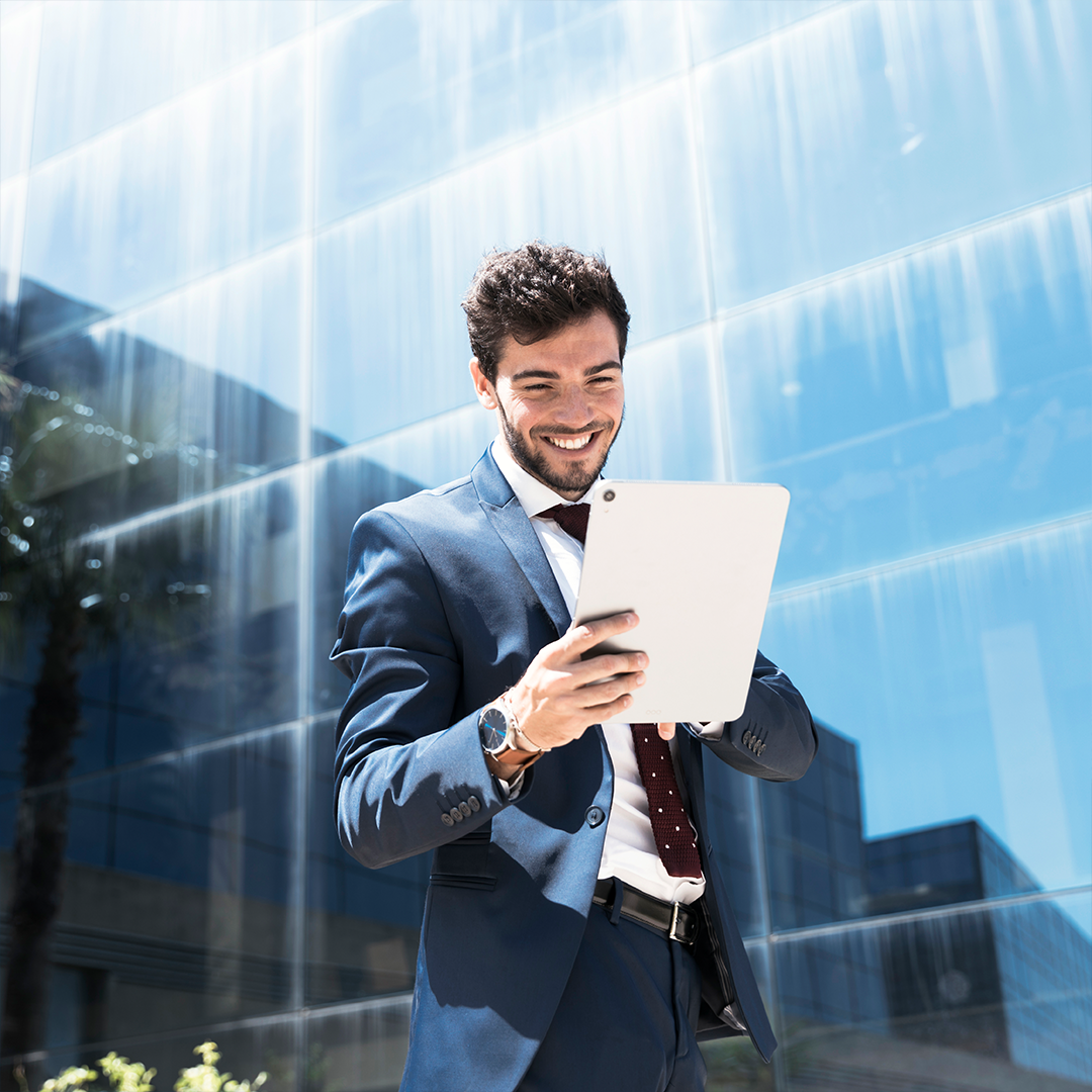 Employment <br>Visa <br><br> <font size="3">Outside Country</font> <br><font size="6" style="color:#1d9df3;">2,620 AED</font><br><font size="3">Inside Country</font> <br><font size="6" style="color:#1d9df3;">3,950 AED</font><br><font size="2" href="url">Installments Available</font>