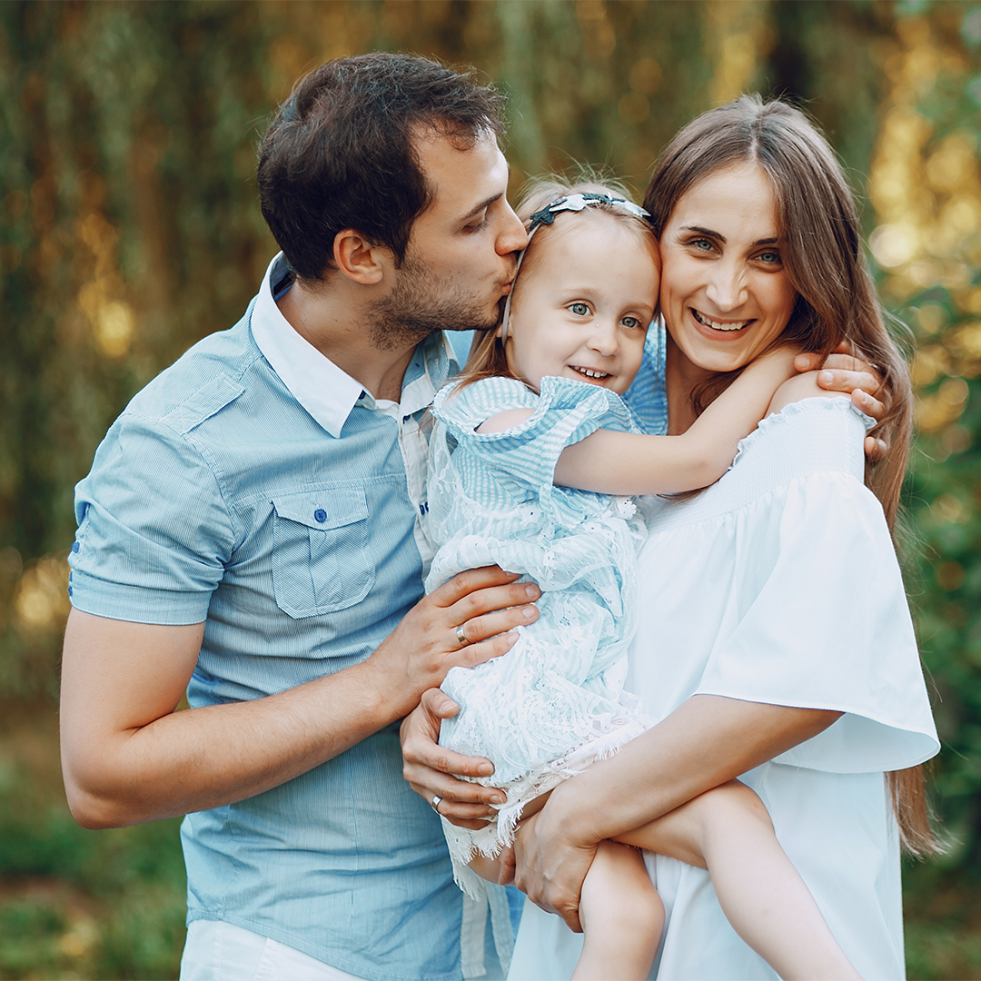 Family Visa with medical  <br><br> <font size="3">Outside Country</font> <br><font size="6" style="color:#1d9df3;">1,730 AED</font><br><font size="3">Inside Country</font> <br><font size="6" style="color:#1d9df3;">3,020 AED</font><br><font size="2" href="url">Installments Available</font>